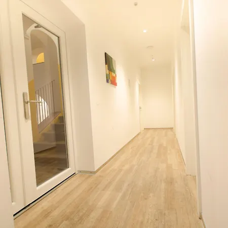 Ambrozic Πανσιόν