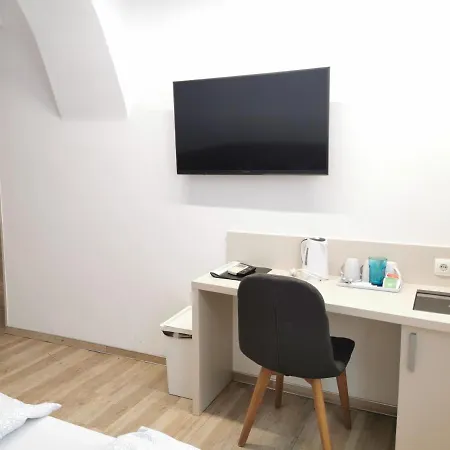 阿姆布罗吉客旅馆 招待所