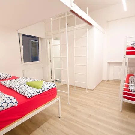 招待所 阿姆布罗吉客旅馆 *