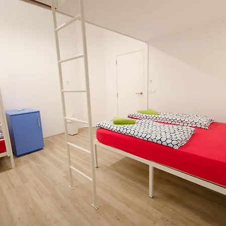 阿姆布罗吉客旅馆