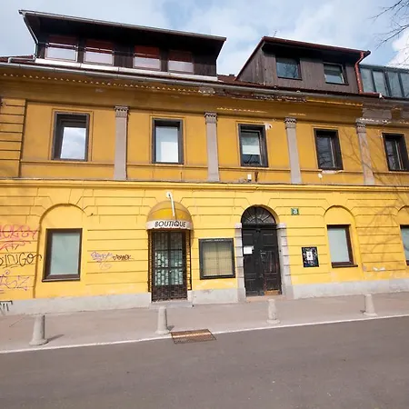 Гостьовий будинок Ambrozic *