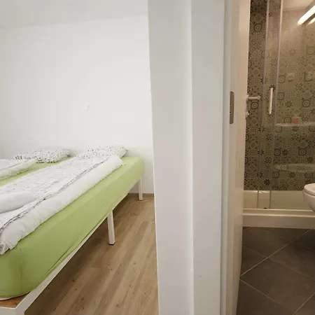 룸스 암브로지체 게스트하우스 류블랴나