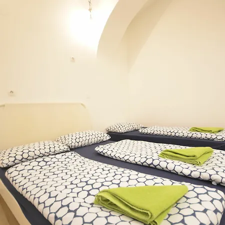 룸스 암브로지체 *